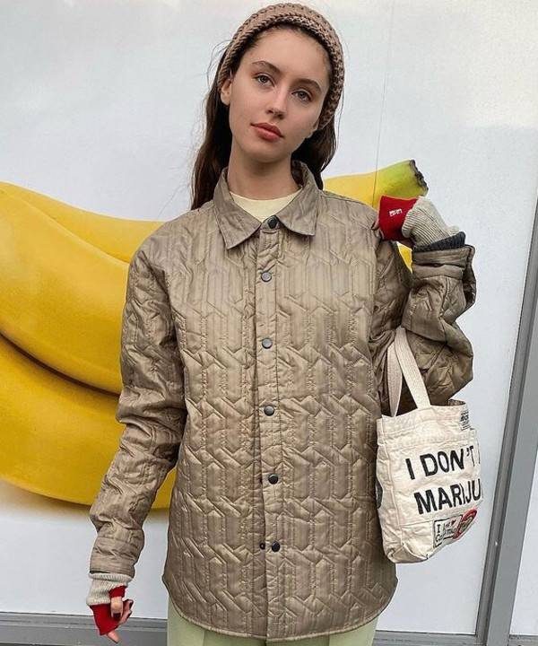 У каких российских брендов искать классную стеганую куртку, как у Айрис Лоу