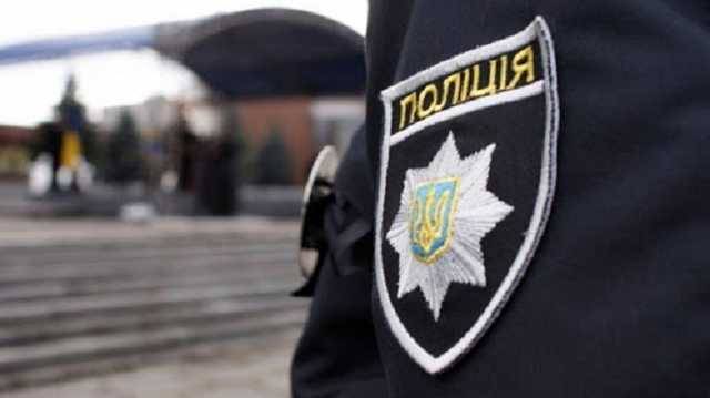 На Луганщине полицейского подозревают в избиении девушки