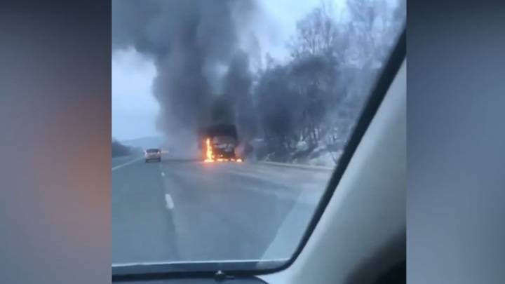 На трассе в Приморье сгорел рейсовый автобус