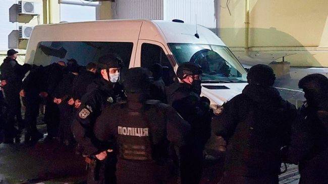 В Киеве сотрудники СБУ нагрянули в офис ОПЗЖ и задержали его охранников