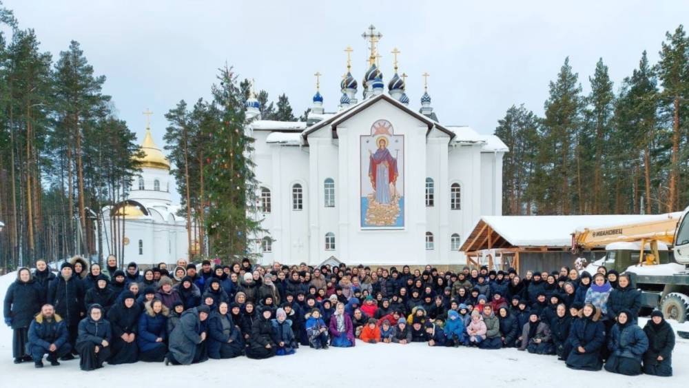 ОМОН проводит обыски в Среднеуральском женском монастыре