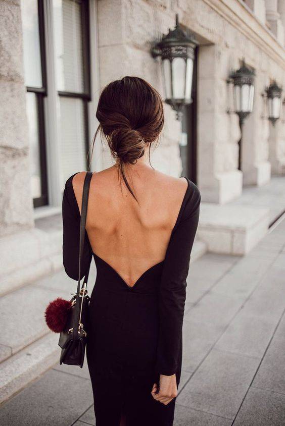 10 модных маленьких черных платьев с соблазнительными вырезами