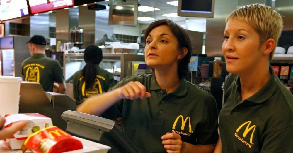 McDonald’s обвинили в шпионаже за сотрудниками, требующими повышения зарплаты