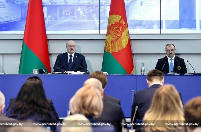 Лукашенко пообещал следить за работой нового президента НОК