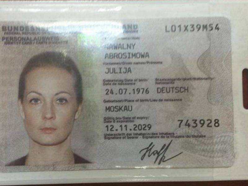 Артемий Лебедев попался на «сливе» фейка о немецком гражданстве Юлии Навальной