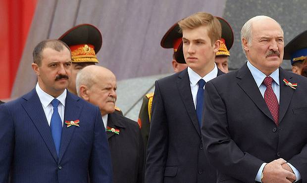 Александр Лукашенко опроверг слухи о передаче власти в стране своему сыну