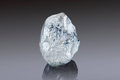 Российская компания задумала продать гигантский алмаз