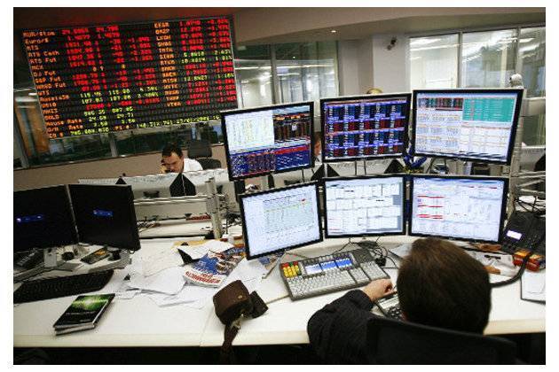 Российский рынок акций упал по индексам