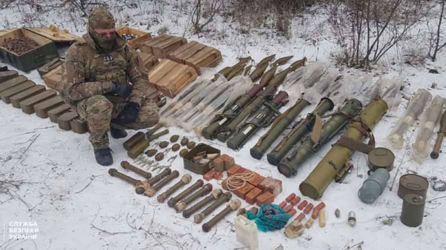 СБУ обнаружила схрон боевиков на Луганщине