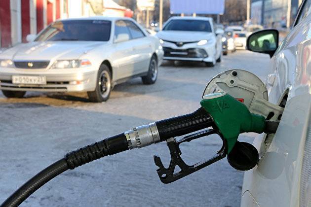 Бензин подорожал в 52 субъектах страны за прошедшую неделю nbsp