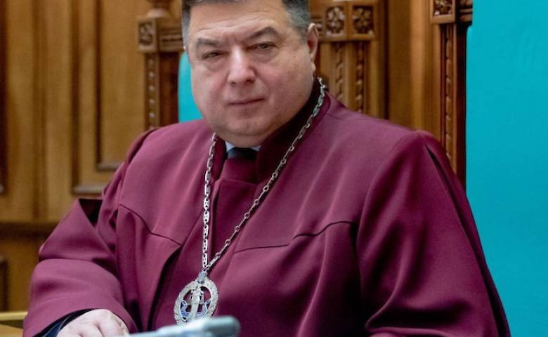 Зеленский продлил отстранение главы КСУ Тупицкого от должности еще на месяц