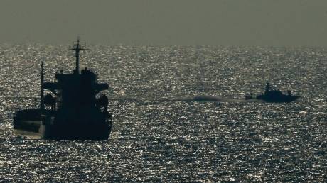 Израильское судно получило повреждения при взрыве в Оманском заливе