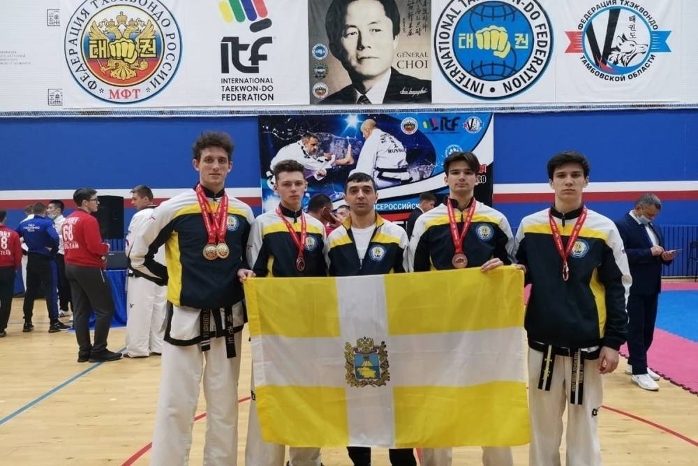 Тхэквондист из Ставрополя взял две золотые медали всероссийского турнира