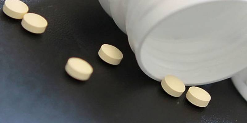 В Сумах две несовершеннолетних студентки отравились таблетками от простуды - ТЕЛЕГРАФ