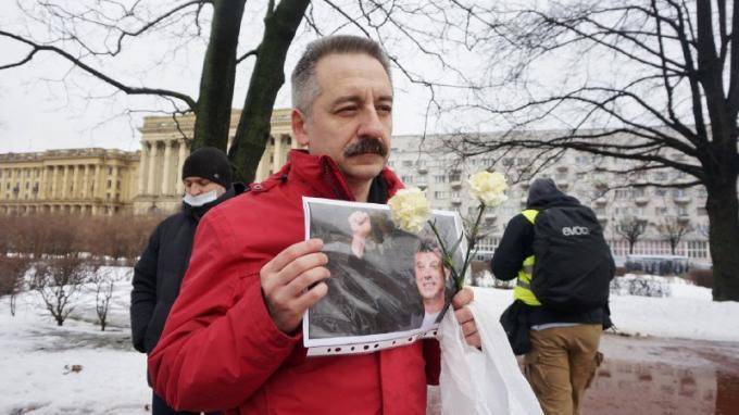 В Петербурге проходит акция памяти Бориса Немцова