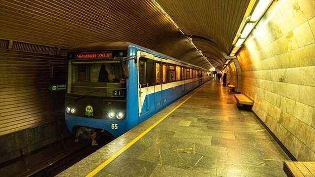 Неизвестный мужчина распылил слезоточивый газ в метро Киева