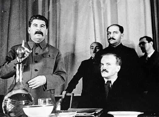 Зачем Сталин в 1930 году стал «спаивать» советский народ