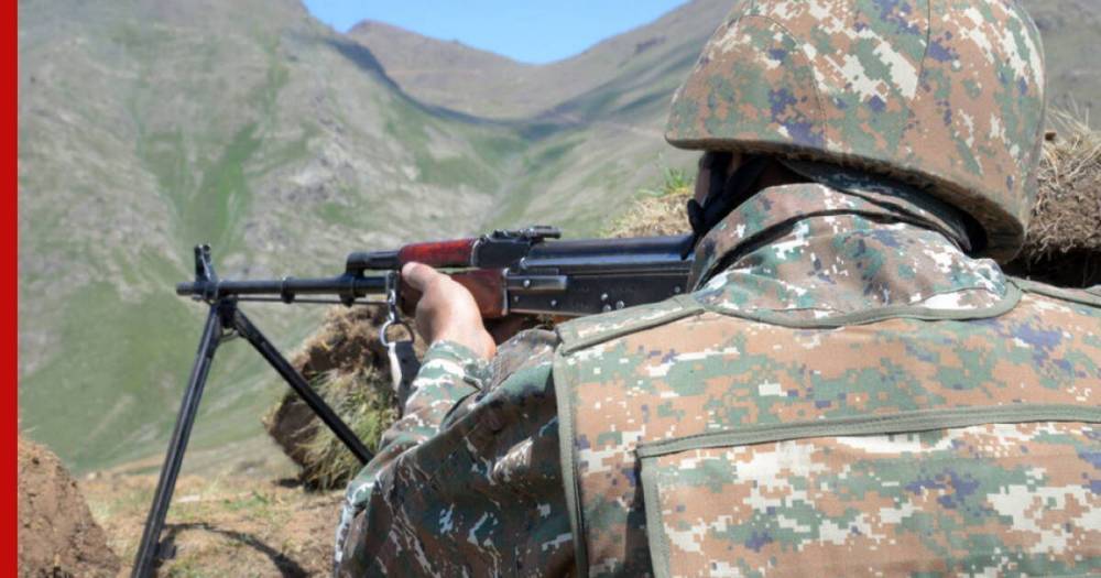 Азербайджан обвинил Армению в размещении военных в Карабахе