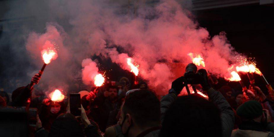 «Нас не запугать». Как в Киеве прошла акция протеста в поддержку Стерненко — фоторепортаж