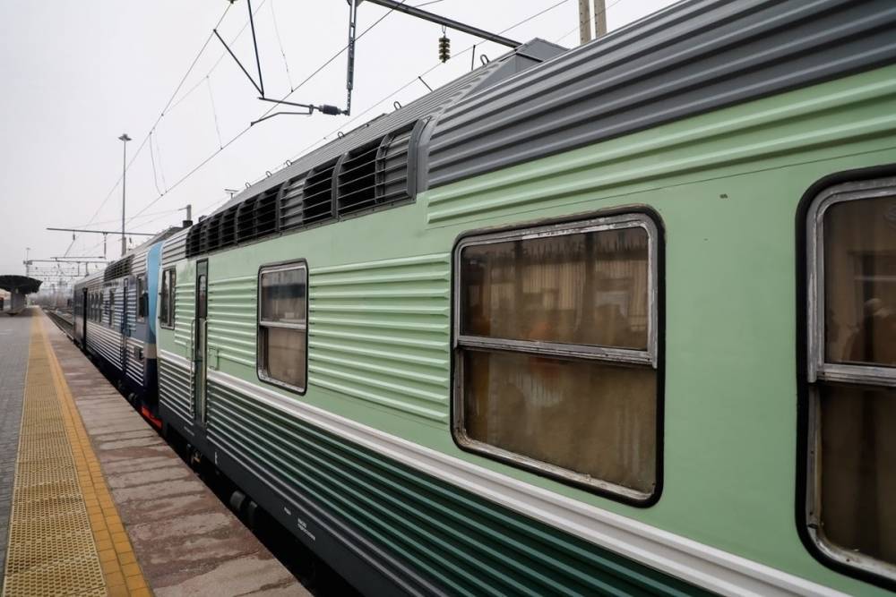 Поезд Санкт-Петербург − Волгоград задержался из-за ДТП