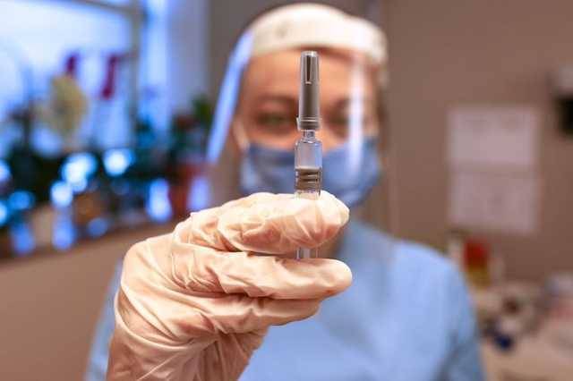 AstraZeneca хоче до осені розробити нове покоління вакцини від COVID