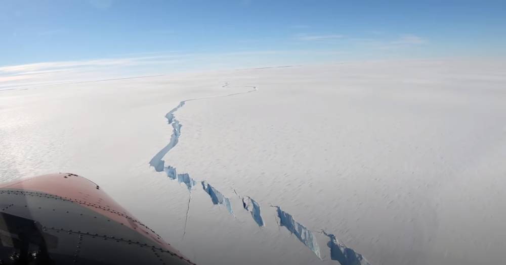 От ледника в Антарктиде откололся айсберг размером с Лондон: потрясающее видео