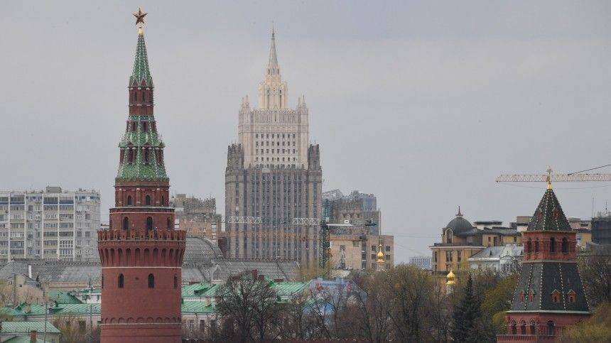 Не кнутом, но пряником: Россия не пойдет на уступки Западу без взаимности
