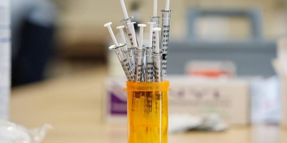 Вирусологи из Германии предупреждают о третьей волне коронавируса