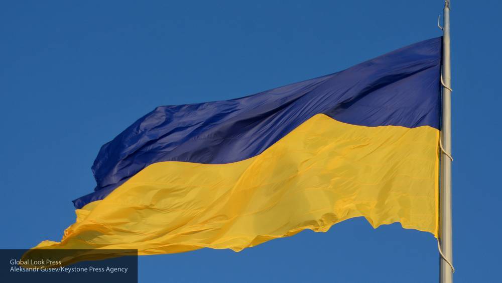 Украинские националисты устроили "фаер-шоу" возле офиса генпрокурора Украины