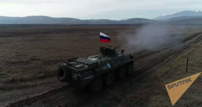 Российские миротворцы оттачивают боевые навыки на полигоне "Степанакерт" - видео