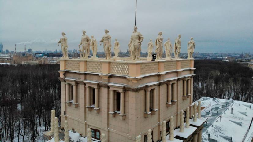Собянин сообщил о завершении реставрации скульптур на площади Гагарина