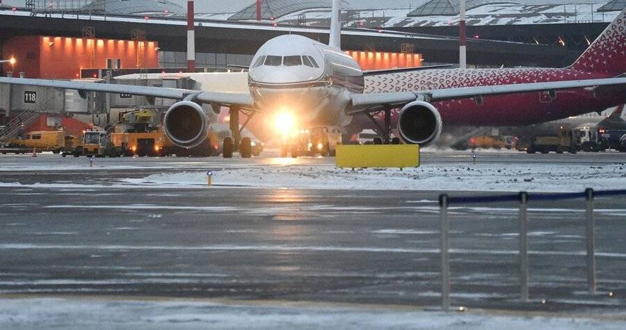 Россия с 15 февраля возобновляет авиасообщение с Азербайджаном и Арменией