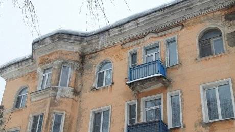 Глас народа | Лед и потоп: фасад дома на Саранской улице покрыли сосульки