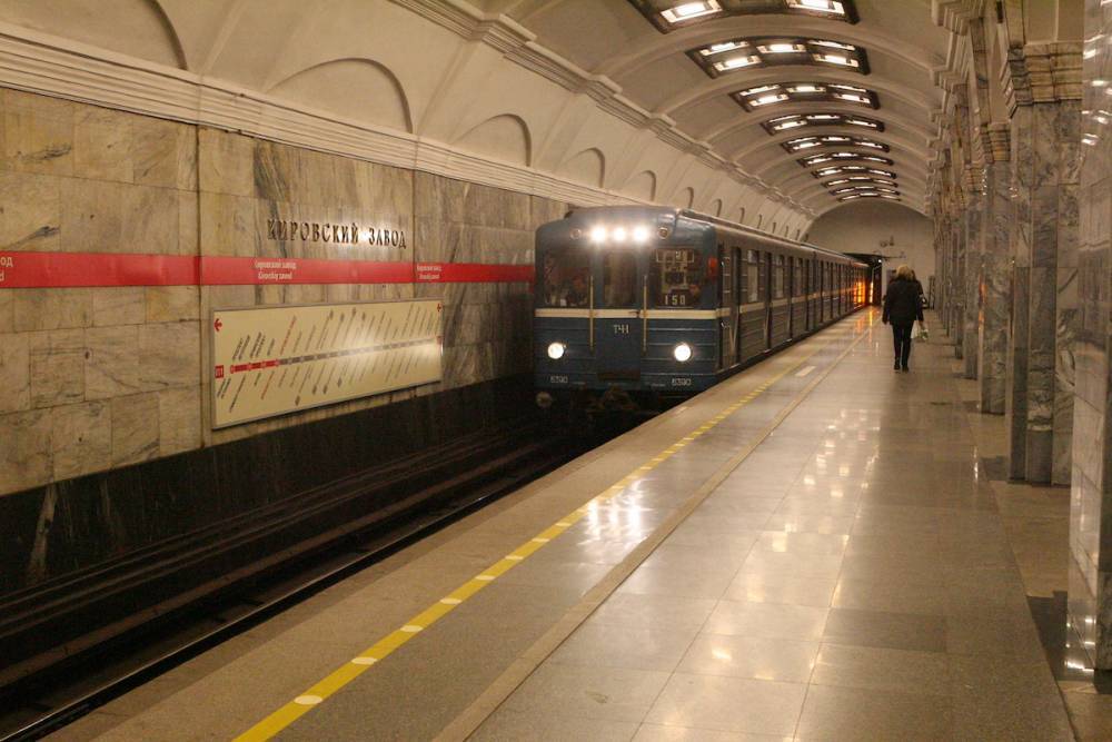 Метро Петербурга потратит 10 млрд рублей на 96 вагонов