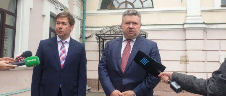 Мы ставим вопрос о привлечении к ответственности Дубинского и Деркача, – адвокаты Порошенко