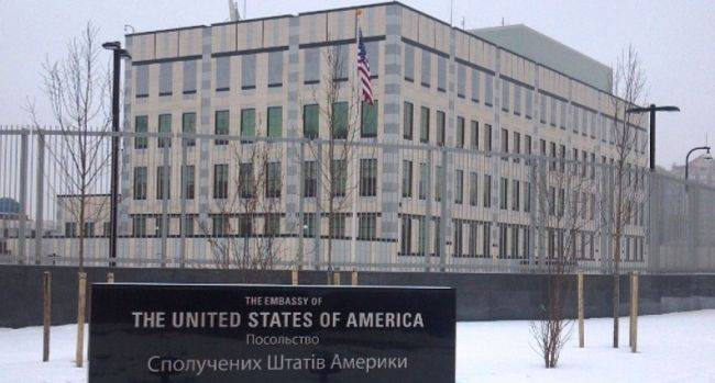 Посольство США в Киеве поддержало закрытие трех украинских телеканалов
