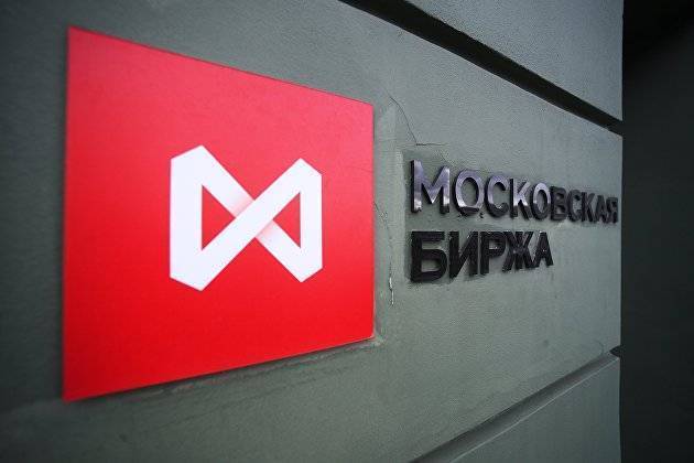 Российский рынок акций умеренно снижается по индексу Мосбиржи