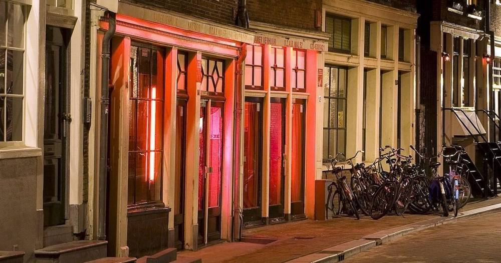 Мэр Амстердама решила оставить город без "квартала красных фонарей"