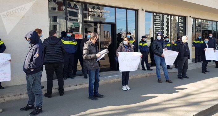 Гражданские активисты требовали у МВД Грузии отменить штрафы - видео