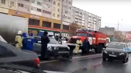 К месту ДТП на ул. Антонова в Пензе прибыли медики и пожарные