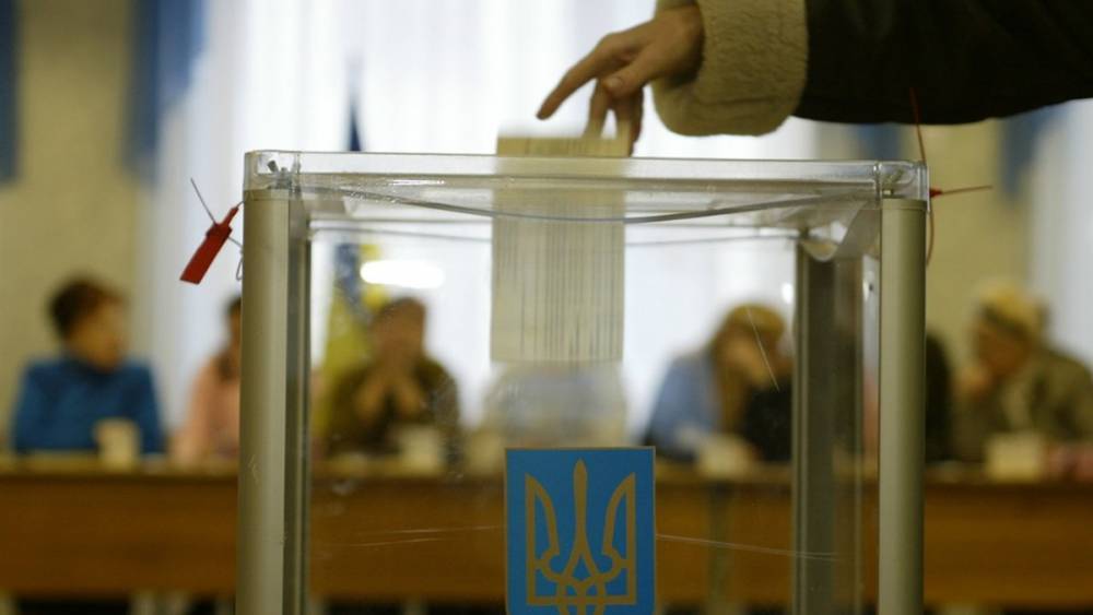 Сколько украинцев поддерживают закон о референдуме: интересные данные