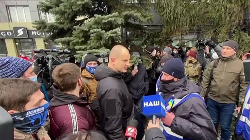 В Киеве националисты попытались штурмовать здание телеканала НАШ