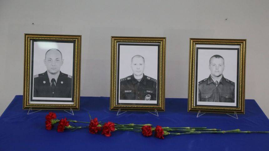 Путин посмертно наградил орденом Мужества пожарных, погибших в Красноярске