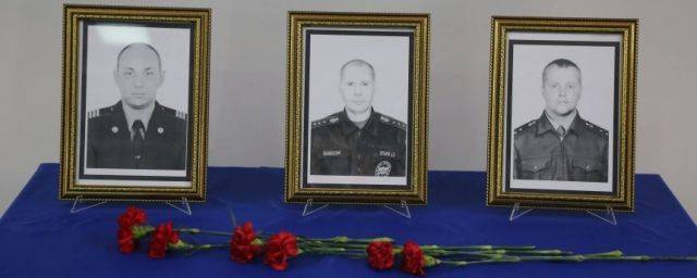 Путин наградил погибших во время тушения склада в Красноярске пожарных