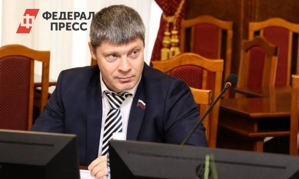 Новосибирского депутата временно выгнали из «Единой России»