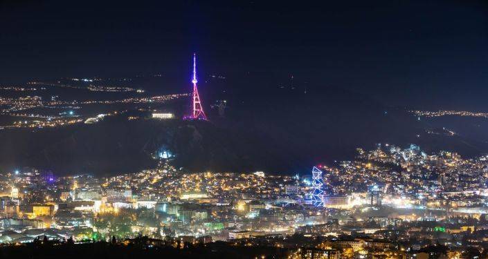 Тбилисскую телевышку подсветили в цвета Всемирного дня борьбы с раком