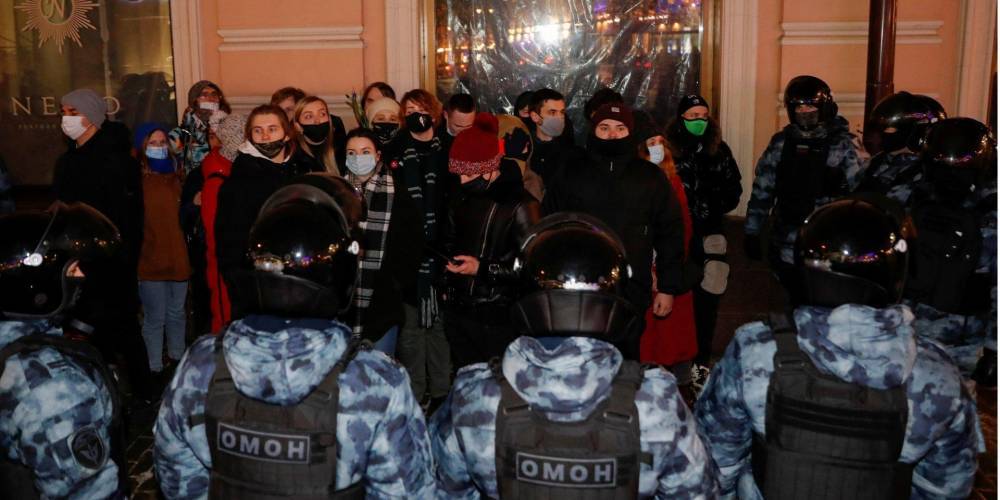 «Это только разминка». Кремль готов применить больше силы к протестующим в России — Reuters
