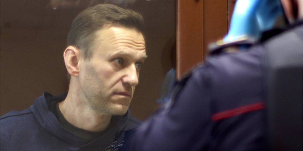 Россия выслала трех европейских дипломатов за участие в акциях в поддержку Навального — СМИ