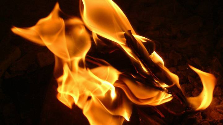 Была дома одна. Четырехлетняя девочка погибла в пожаре в Томской области