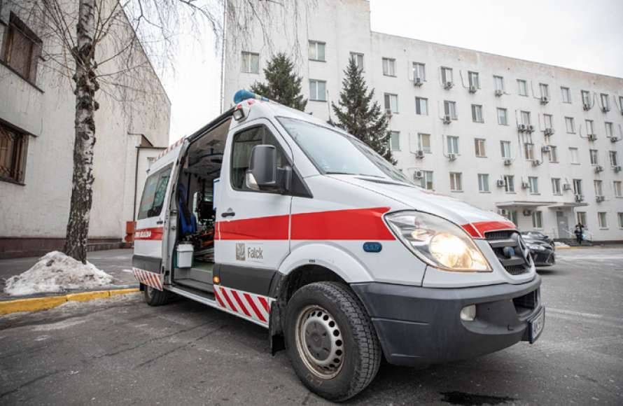 Словакия передала госпиталю МВД автомобиль скорой помощи